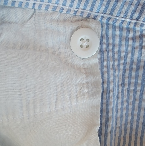 EUC basic editions blue & white striped seersucker shorts size medium - Picture 10 of 10